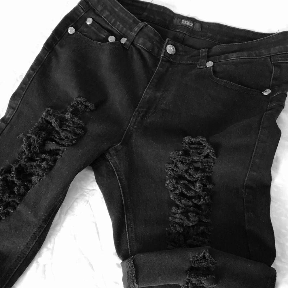 bqb Distressed Bermuda Jean Shorts - Picture 5 of 7